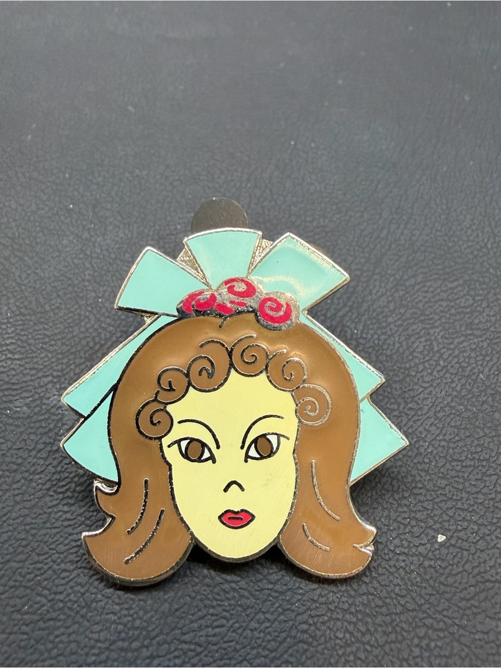 Disney Enamel pin - Turquoise, Brown, Red - The bride limited edition